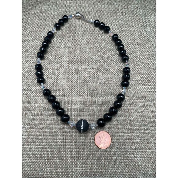 Vintage Tourmaline Black Beaded Choker Necklace with Silver Ball Push Clasp - Picture 9 of 10